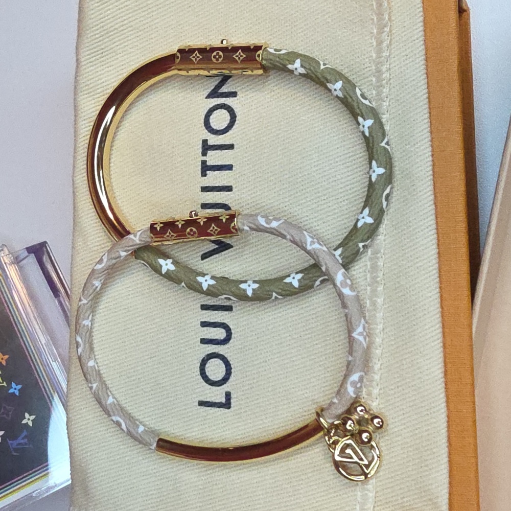 Louis Vuitton 2pc Duogram Khaki Beige Leather Bracelet Set! - Picture 2 of 12